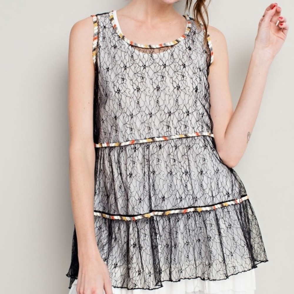 NWT easel black lace overlay in black